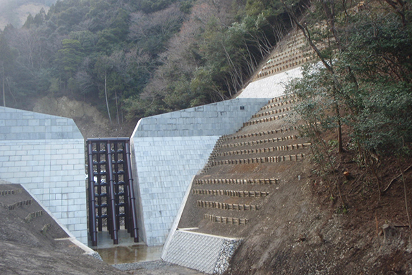 二級水系員弁川水系砂川 砂防工事(4号えん堤)(発注者:三重県)