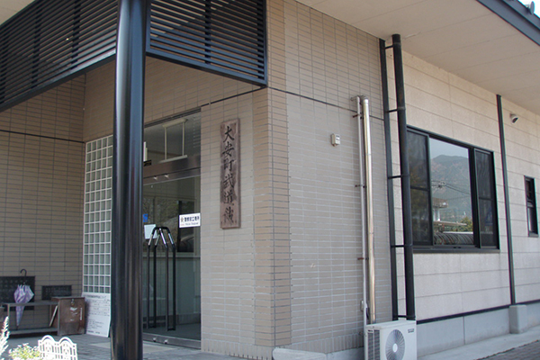 大安町武道館 外壁タイル修繕工事(発注者:いなべ市)